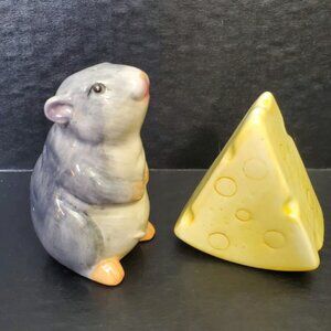 Ceramic Salt and Pepper Shaker Set Mouse & Cheese Wedge